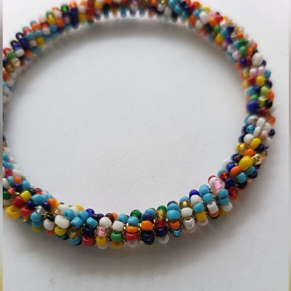 Beaded Bangle Bracelet 🩷 Stunning Style, Design and Colors! New Never Worn. - Picture 3 of 5